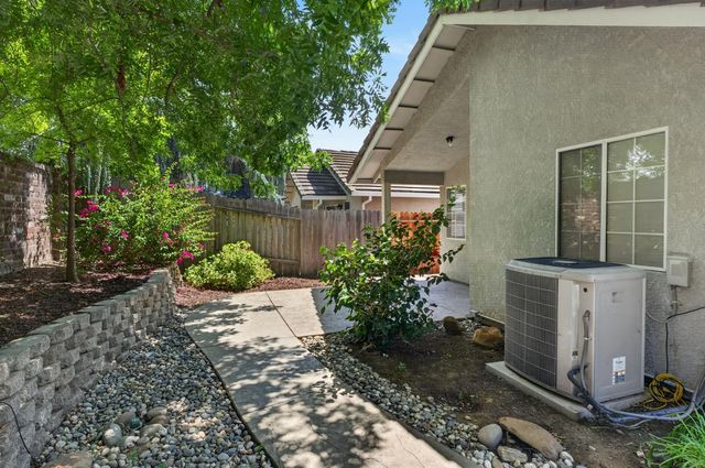 9475 Madrid Way, Elk Grove, CA 95758