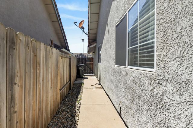 9475 Madrid Way, Elk Grove, CA 95758