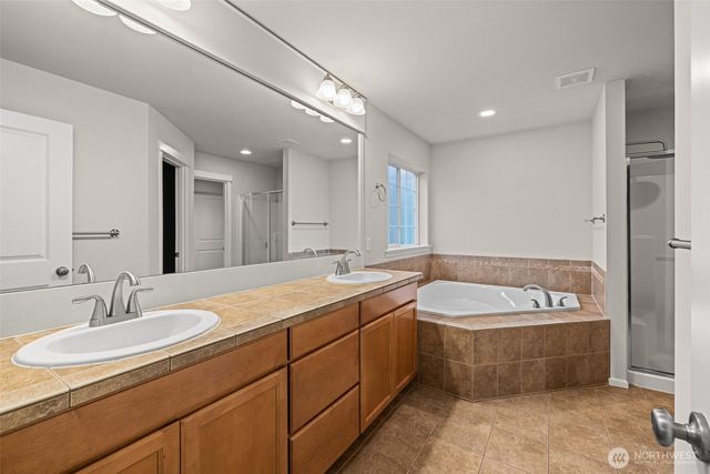 2817 208th Place SW, Lynnwood, WA 98036