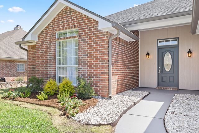 707 Burlington Circle, Broussard, LA 70518
