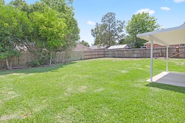 707 Burlington Circle, Broussard, LA 70518