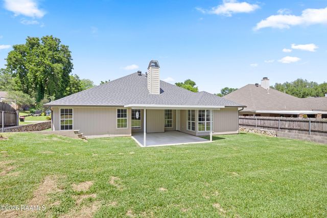 707 Burlington Circle, Broussard, LA 70518