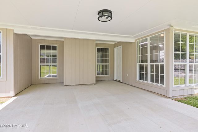 707 Burlington Circle, Broussard, LA 70518