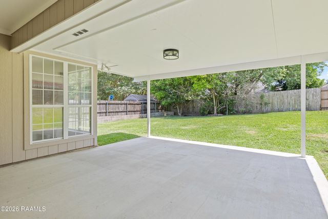 707 Burlington Circle, Broussard, LA 70518