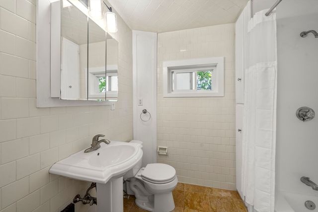 74 Trull St B, Somerville, MA 02145