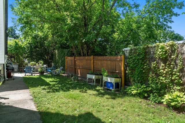 74 Trull St B, Somerville, MA 02145