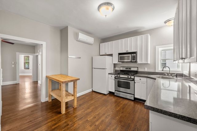 74 Trull St B, Somerville, MA 02145