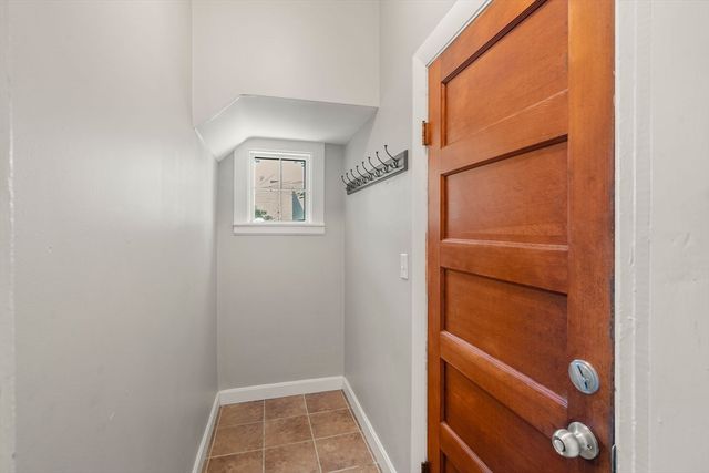 74 Trull St B, Somerville, MA 02145