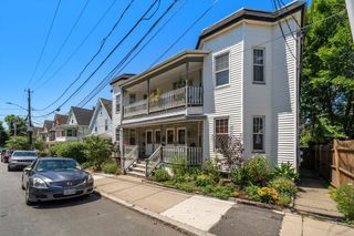 74 Trull St B, Somerville, MA 02145