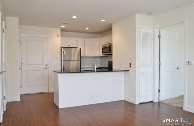947 Hope Street 203, Stamford, CT 06907
