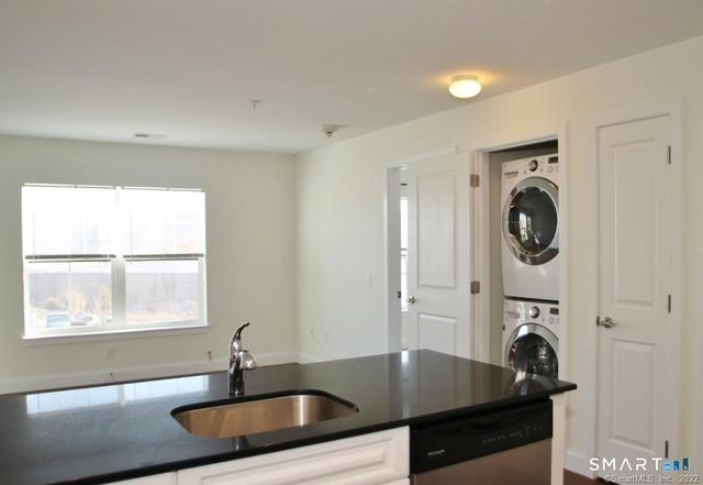 947 Hope Street 203, Stamford, CT 06907