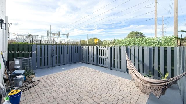 1001 NE 208th St ., Miami, FL 33179