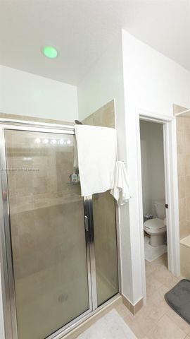 1001 NE 208th St ., Miami, FL 33179