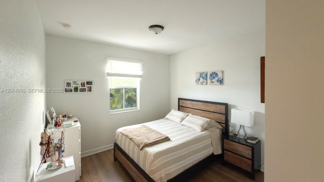 1001 NE 208th St ., Miami, FL 33179