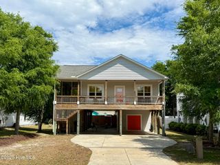 112 NW 20th Street, Oak Island, NC 28465