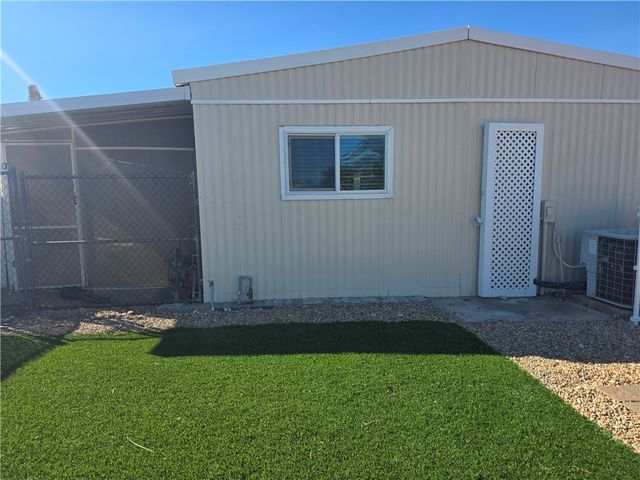 2271 W Riverview Circle, Bullhead City, AZ 86442