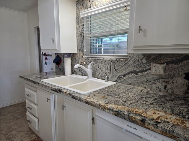 2271 W Riverview Circle, Bullhead City, AZ 86442