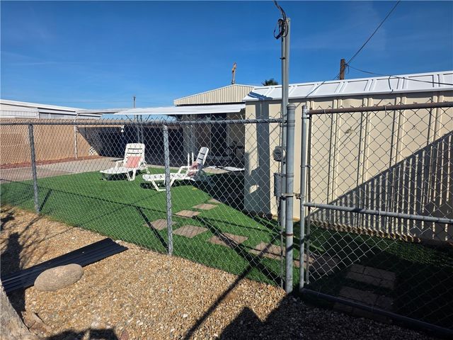 2271 W Riverview Circle, Bullhead City, AZ 86442