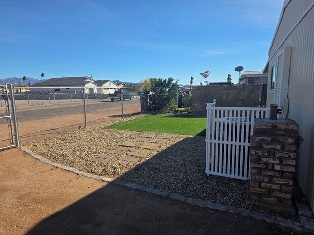 2271 W Riverview Circle, Bullhead City, AZ 86442