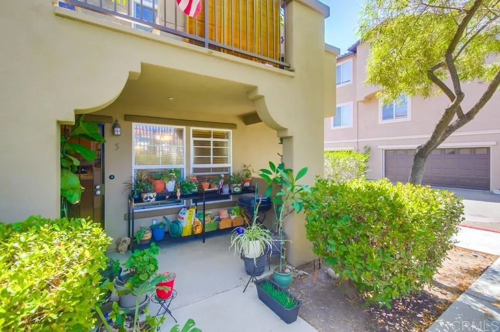 14676 Via Fiesta 5, San Diego, CA 92127