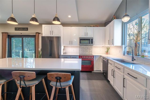 944 Emerald Oaks Court, Eureka, MO 63025