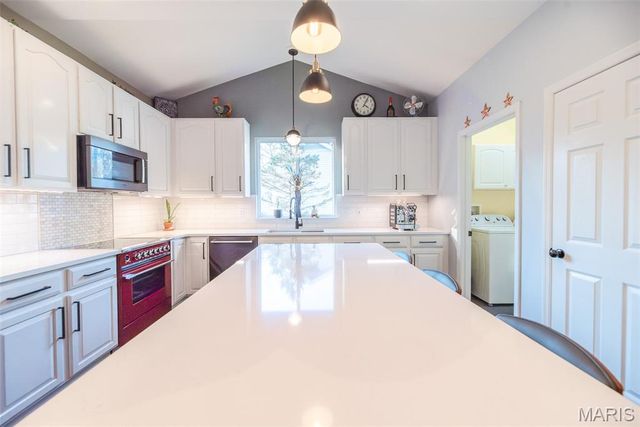 944 Emerald Oaks Court, Eureka, MO 63025