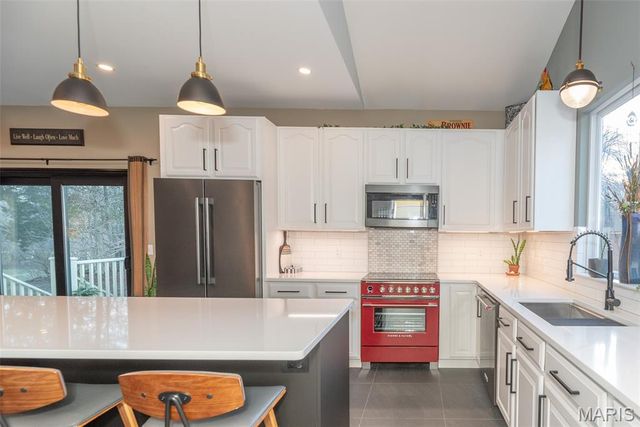 944 Emerald Oaks Court, Eureka, MO 63025