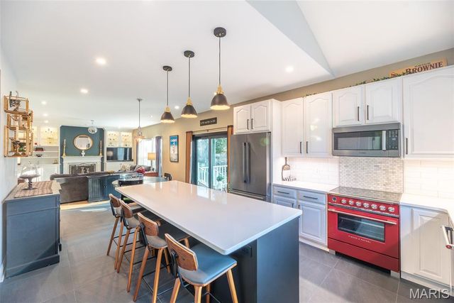 944 Emerald Oaks Court, Eureka, MO 63025