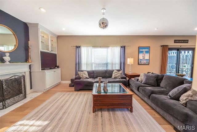 944 Emerald Oaks Court, Eureka, MO 63025