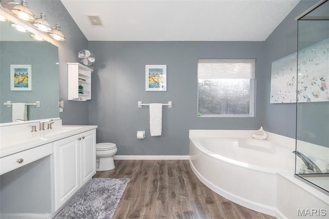 944 Emerald Oaks Court, Eureka, MO 63025