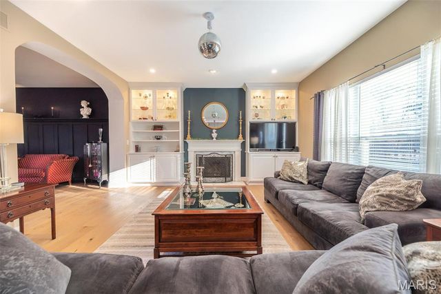 944 Emerald Oaks Court, Eureka, MO 63025