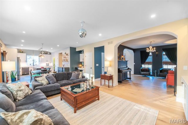 944 Emerald Oaks Court, Eureka, MO 63025