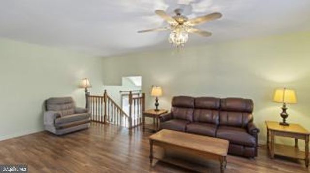 2 RENAI CT, Newark, DE 19702