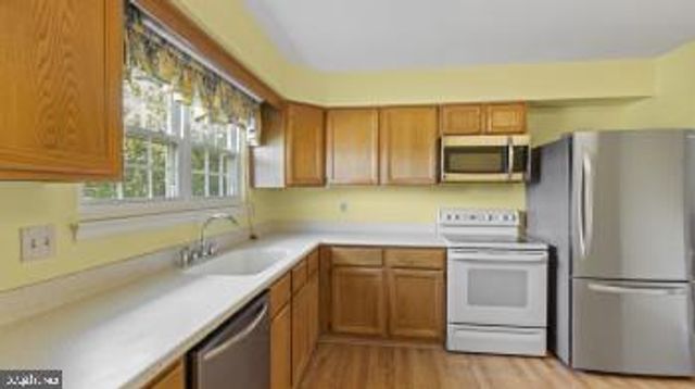 2 RENAI CT, Newark, DE 19702