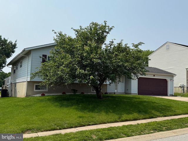 2 RENAI CT, Newark, DE 19702