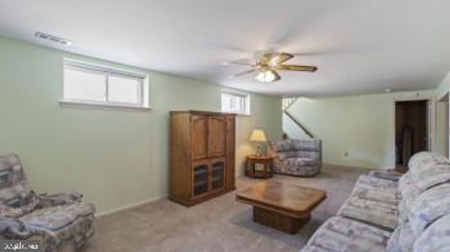2 RENAI CT, Newark, DE 19702