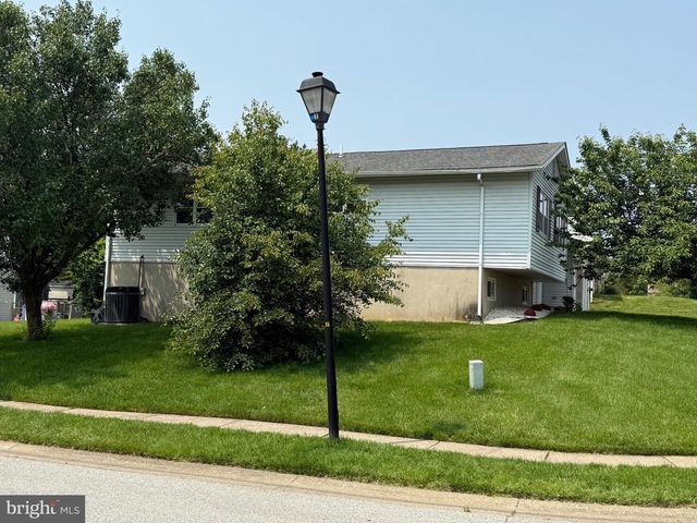 2 RENAI CT, Newark, DE 19702