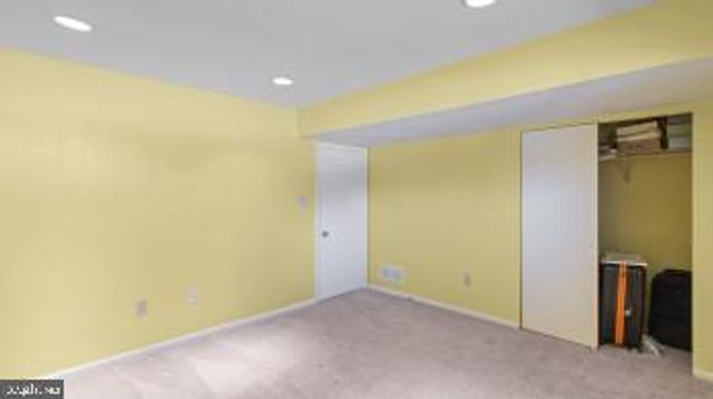 2 RENAI CT, Newark, DE 19702