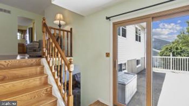 2 RENAI CT, Newark, DE 19702