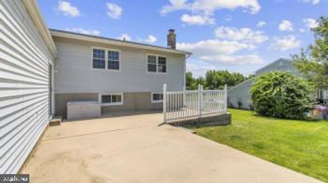 2 RENAI CT, Newark, DE 19702