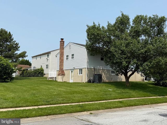 2 RENAI CT, Newark, DE 19702