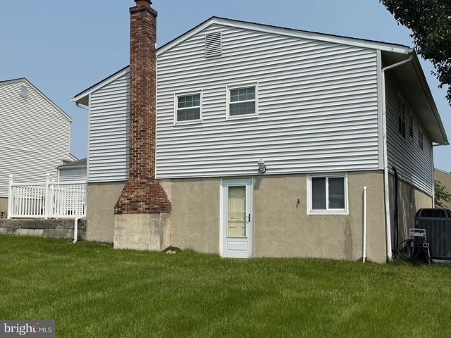2 RENAI CT, Newark, DE 19702
