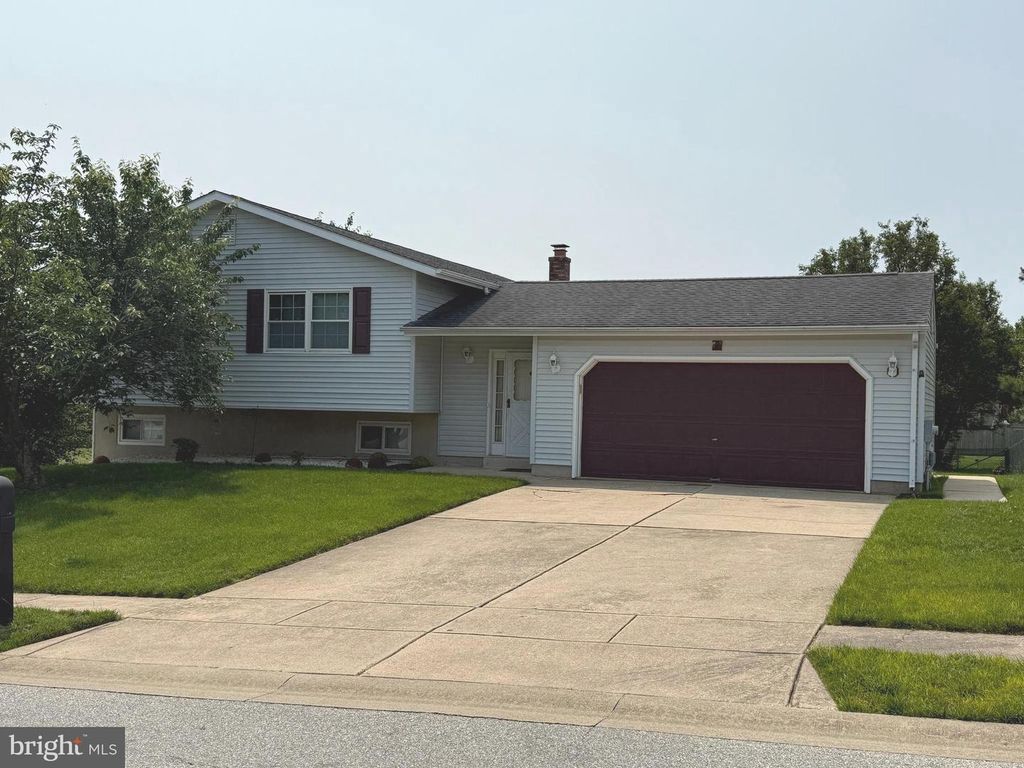 2 RENAI CT, Newark, DE 19702