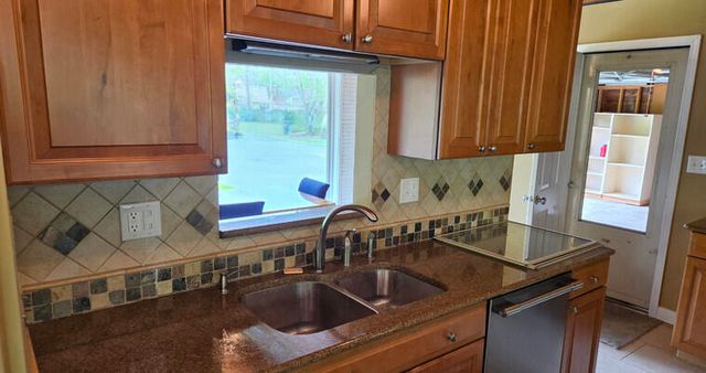 32619 Greenland Court, Livonia, MI 48154