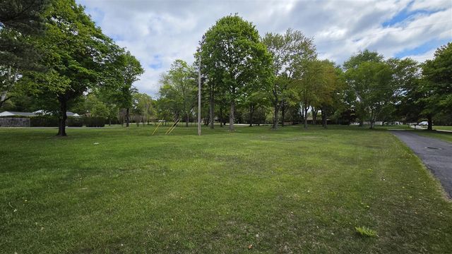 32619 Greenland Court, Livonia, MI 48154