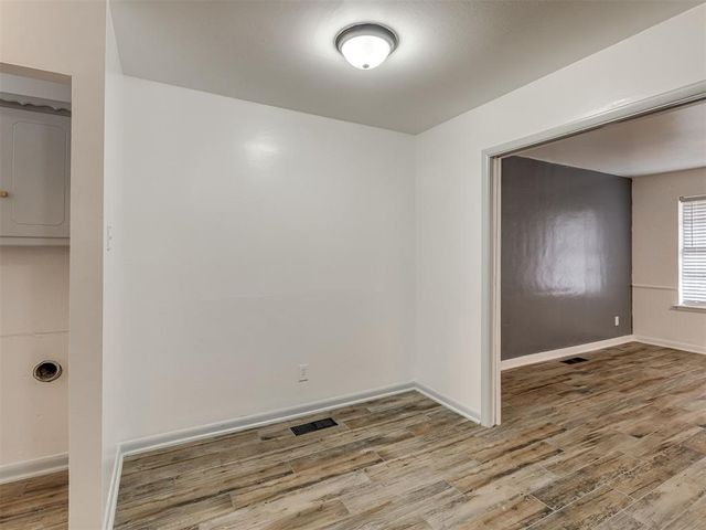 9 Vine Street, Yukon, OK 73099