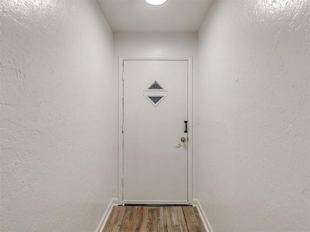 9 Vine Street, Yukon, OK 73099