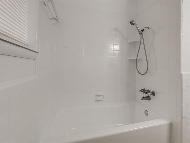 9 Vine Street, Yukon, OK 73099
