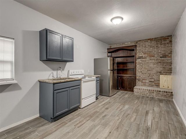 9 Vine Street, Yukon, OK 73099