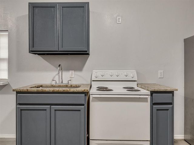 9 Vine Street, Yukon, OK 73099